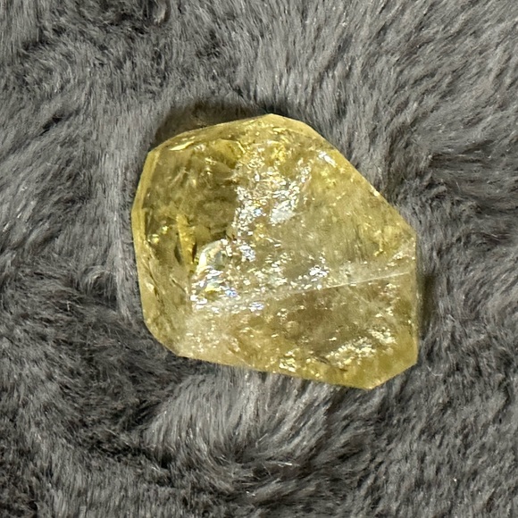 Natural gemstone crystal Citrine with natural rainbows. - Picture 2 of 7